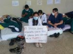 Huelga de hambre Colegio de médicos 25 de mayo (20)