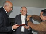 04 Entrega de Botón y placa a Mons. Porras por parte de Cacoime.jpg