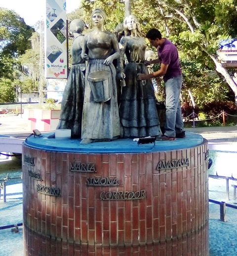 Las Heroínas