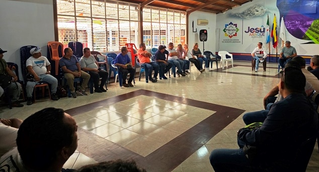 Jesús Araque y trnsportistas