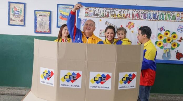 Diosdado Cabello votando 2025