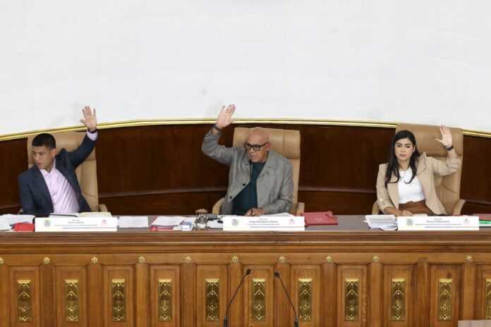 Parlamento de Venezuela aplaza por segunda vez la discusión para aprobar la ley de minas