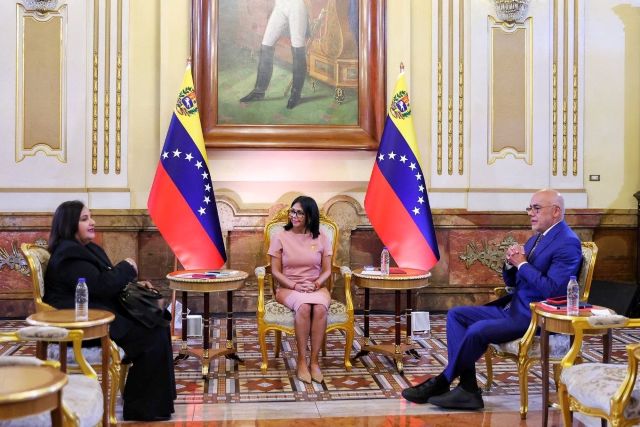 Dinora Figuera y Delcy Rodríguez