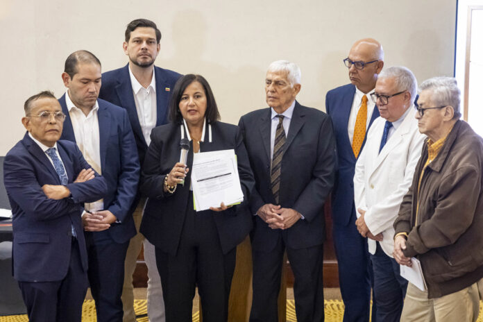 Oposición venezolana se reúne con representantes del sector salud en Caracas